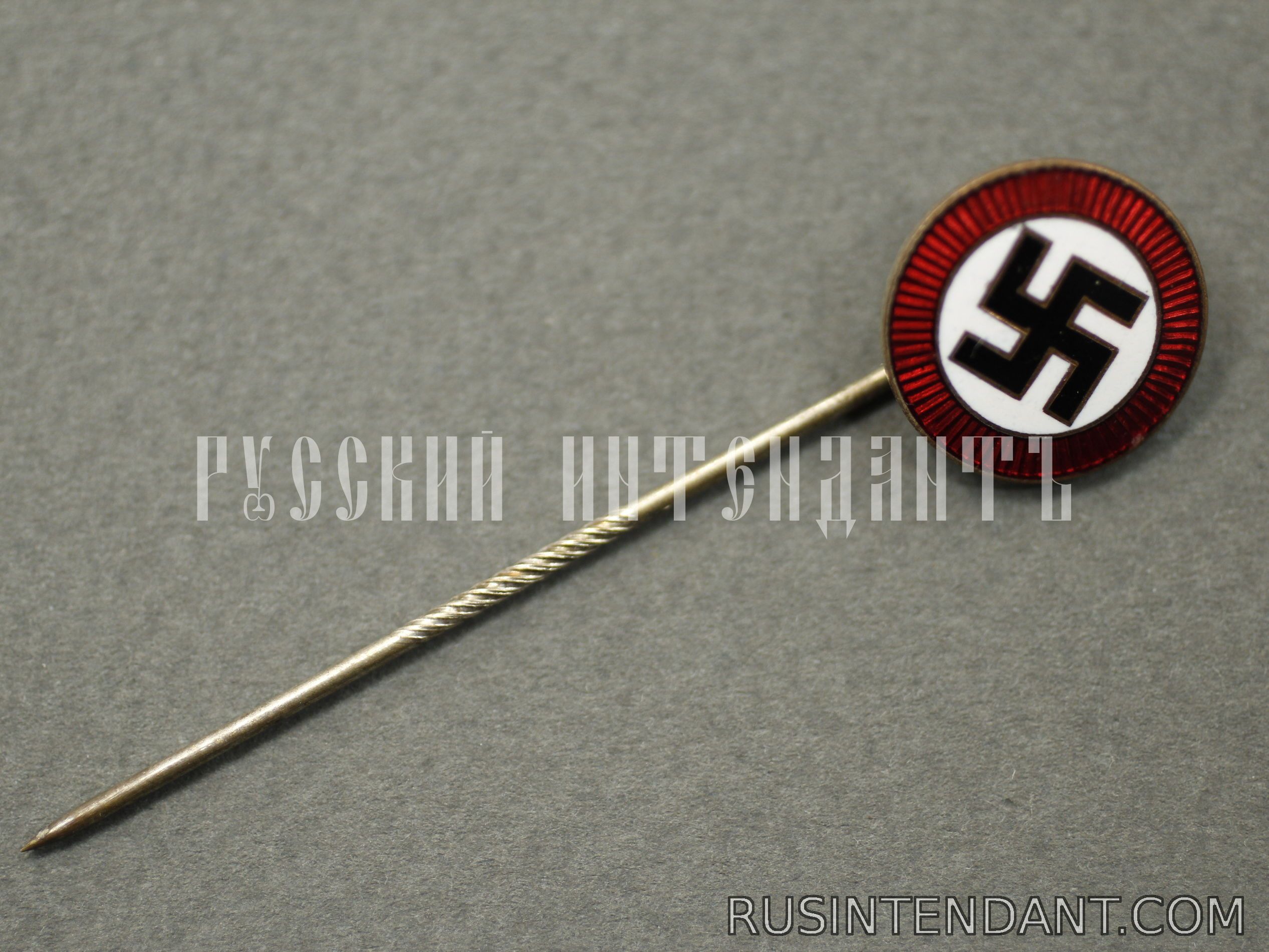 Фото 2: Пропагандистский знак NSDAP 