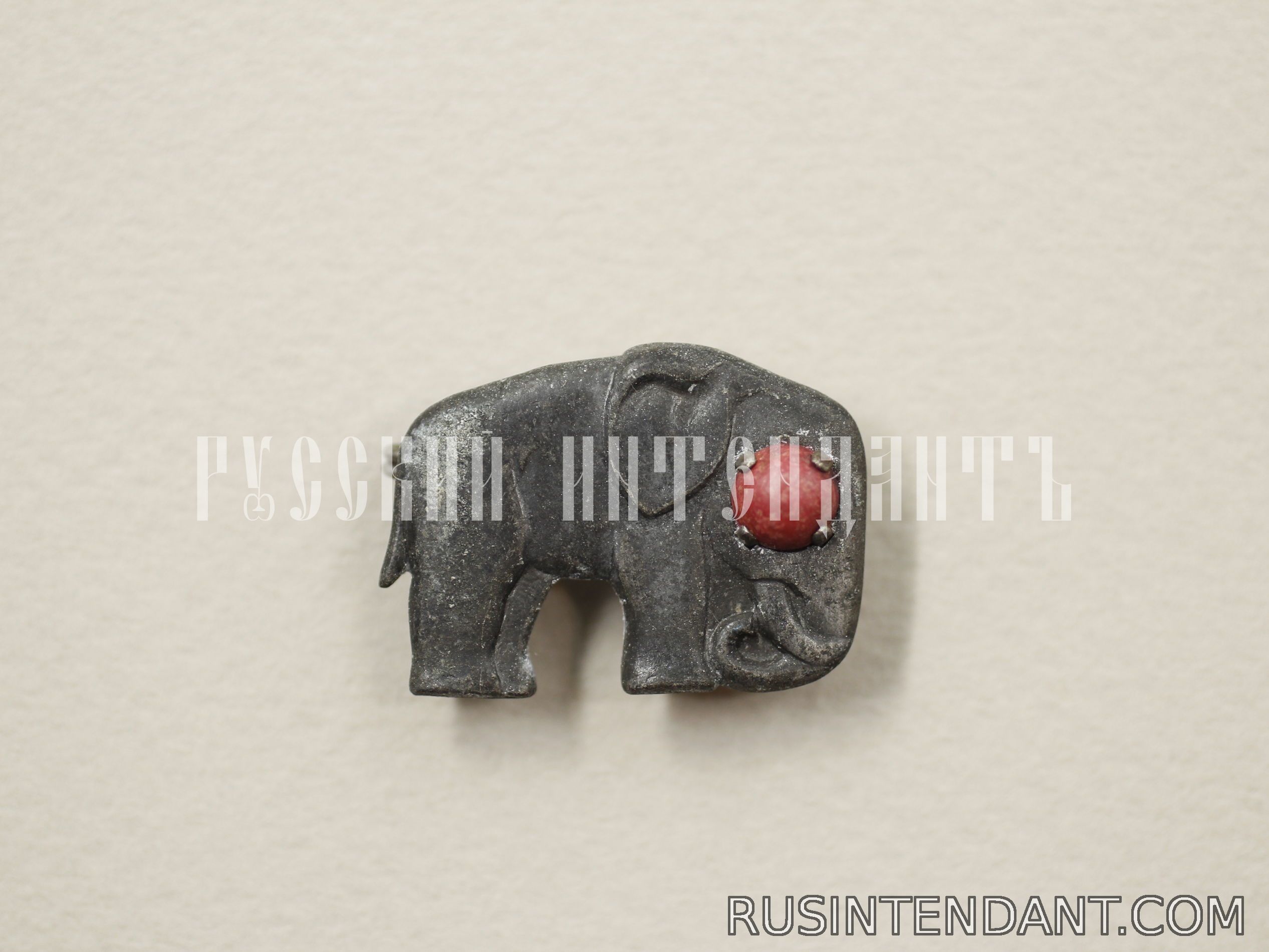 Фото 1: Знак "Слон" 