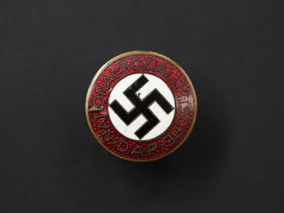 Членский знак NSDAP