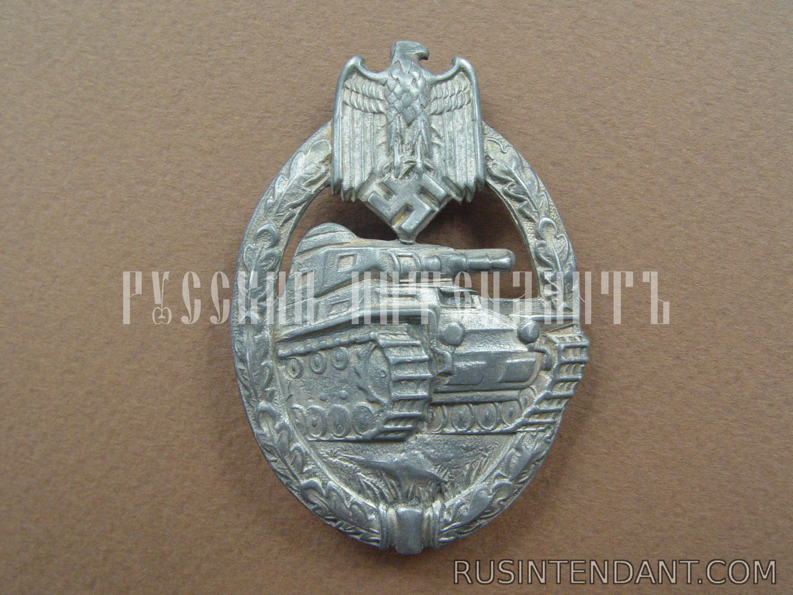 Фото 1: Знак За танковый бой в серебре 