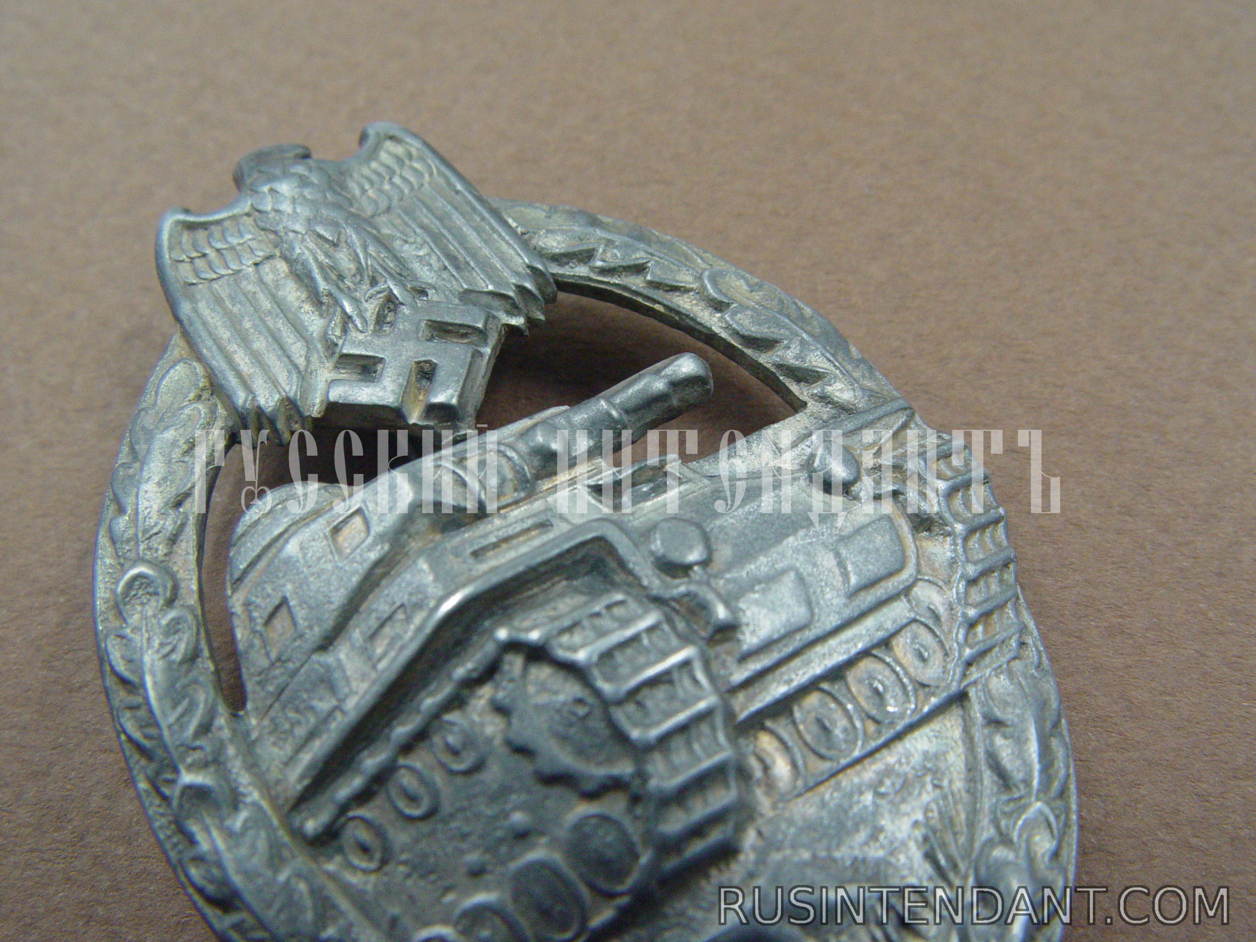 Фото 3: Знак За танковый бой в серебре 