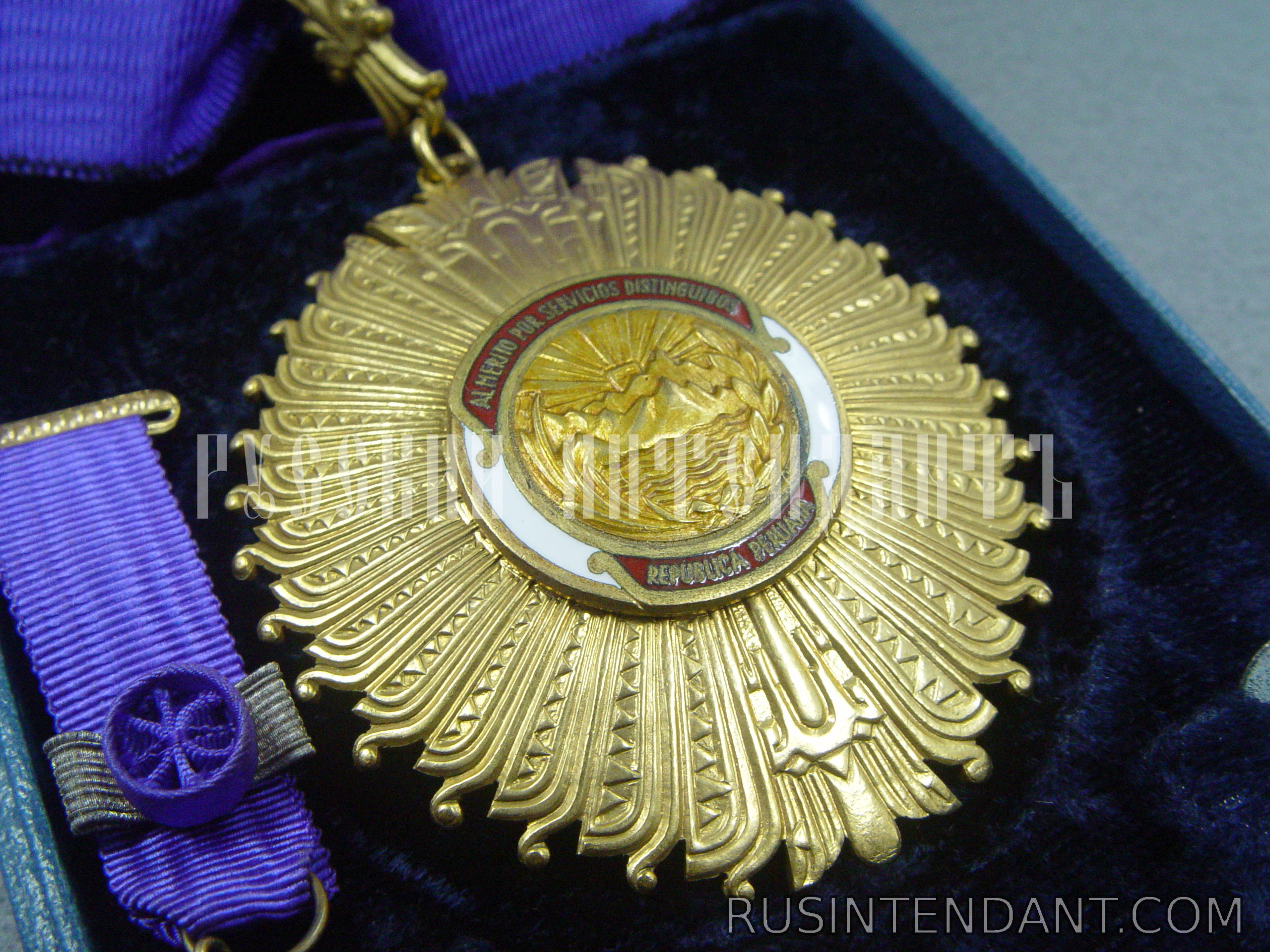 Фото 3: Орден Заслуг Перу третьей степени 