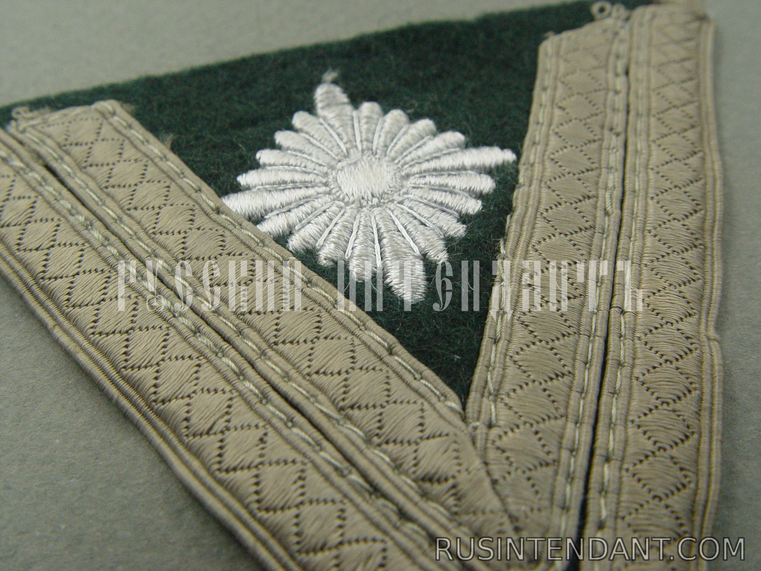 Фото 2: Нарукавный шеврон Обер-ефрейтора Вермахта с выслугой более шести лет 