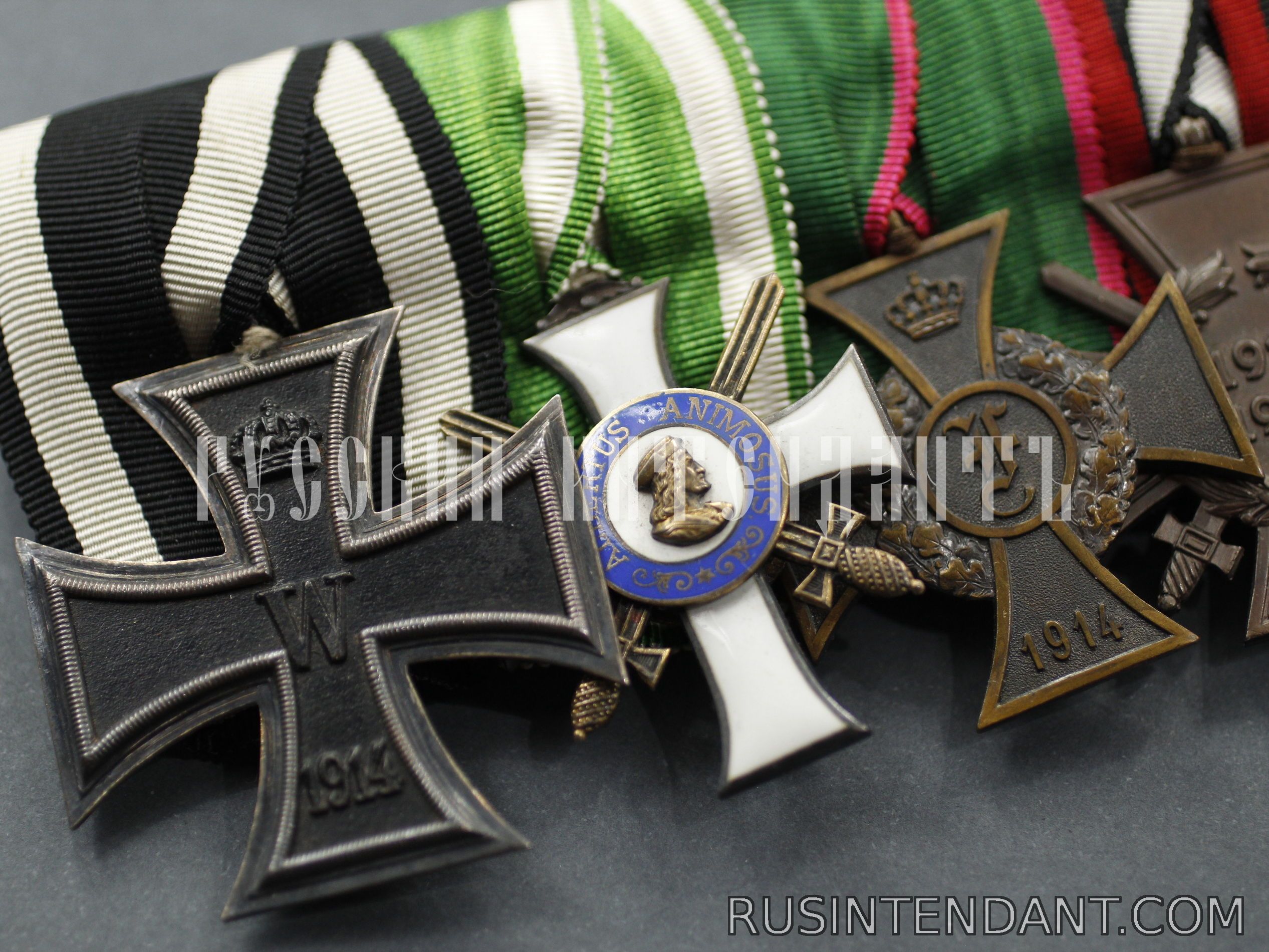 Фото 4: Шестиместная колодка с наградами 