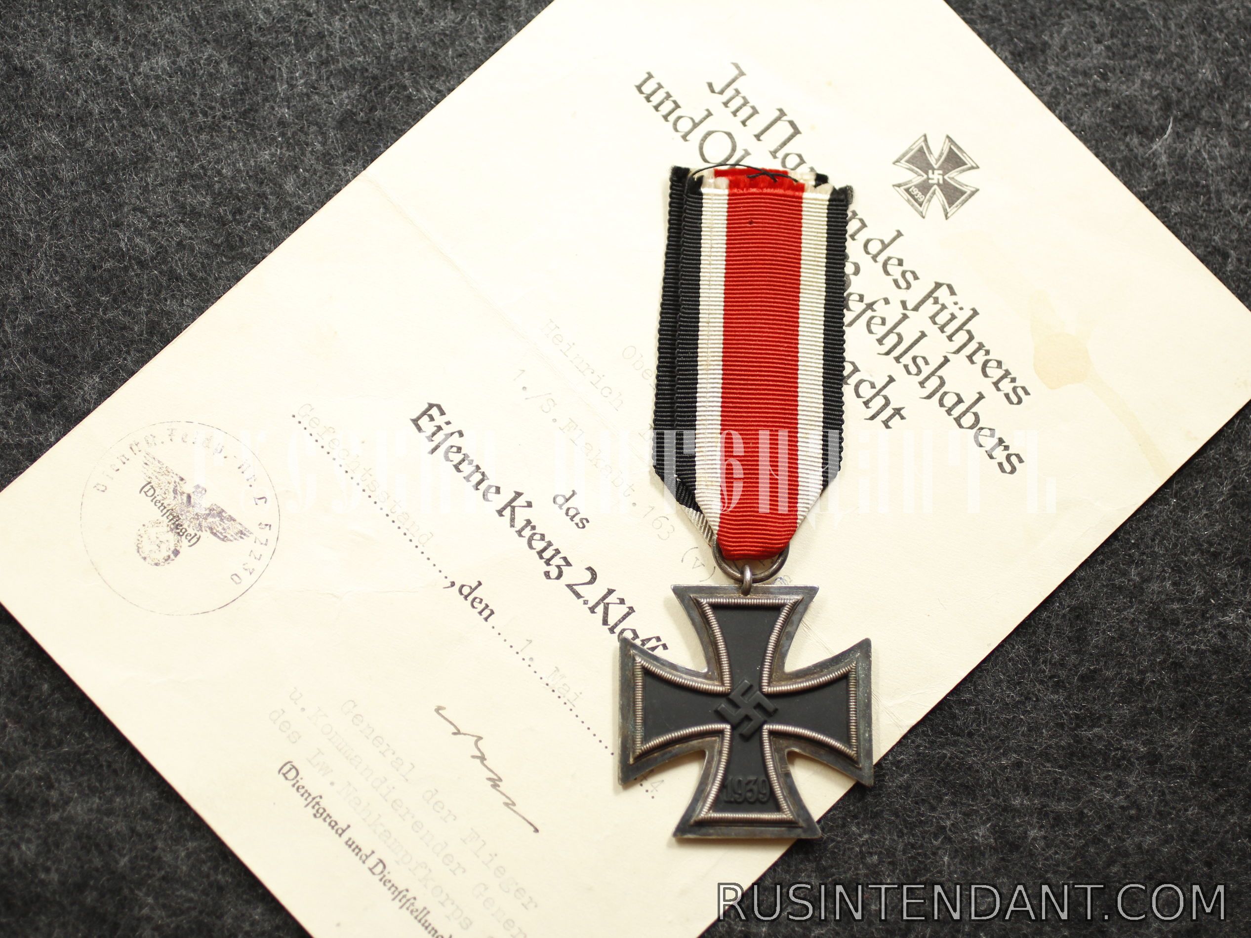 Фото 1: Железный Крест второго класса с наградным листом 