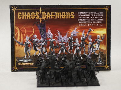 Набор коллекционных миниатюр «Daemonettes of Slaanesh»