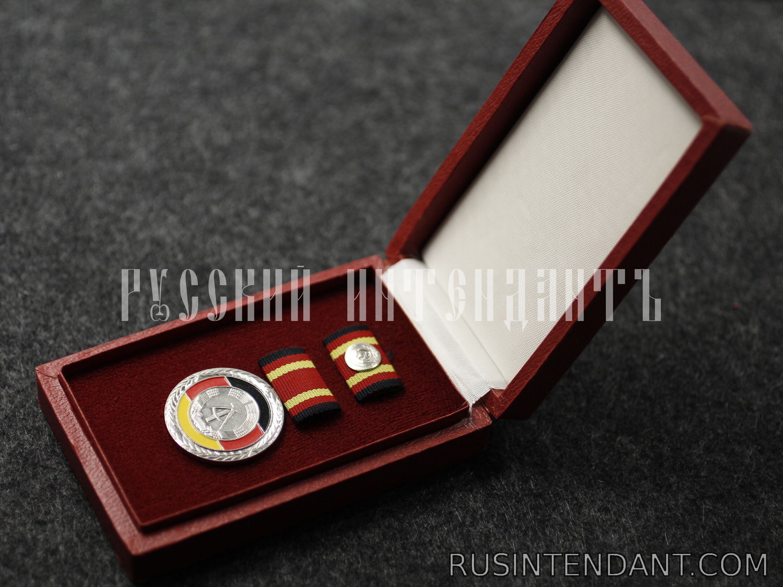 Фото 2: Медаль «За заслуги перед ГДР» 
