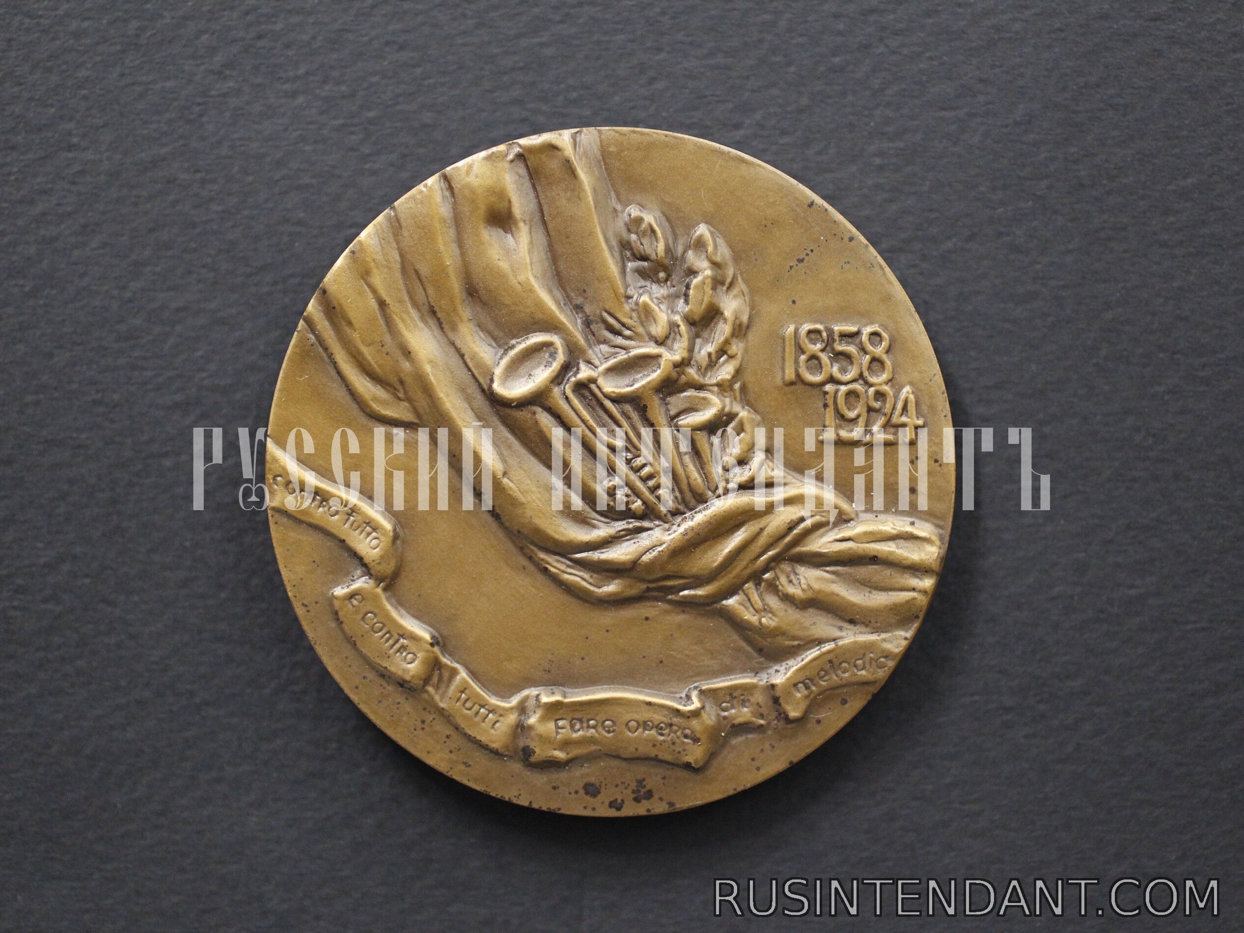 Фото 2: Настольная медаль «Джакомо Пуччини» 