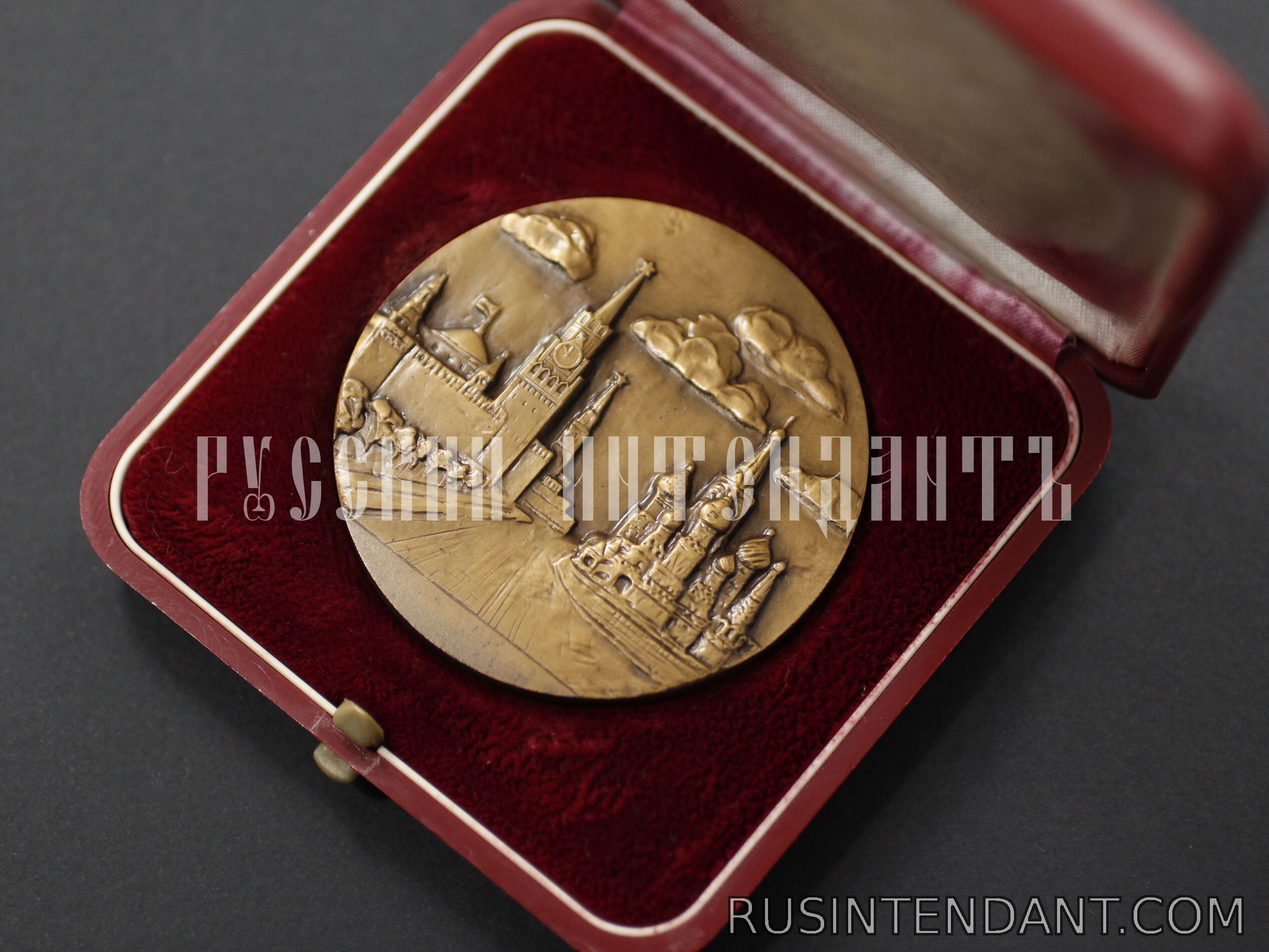 Фото 1: Настольная медаль участника Олимпийских игр 1980 года 