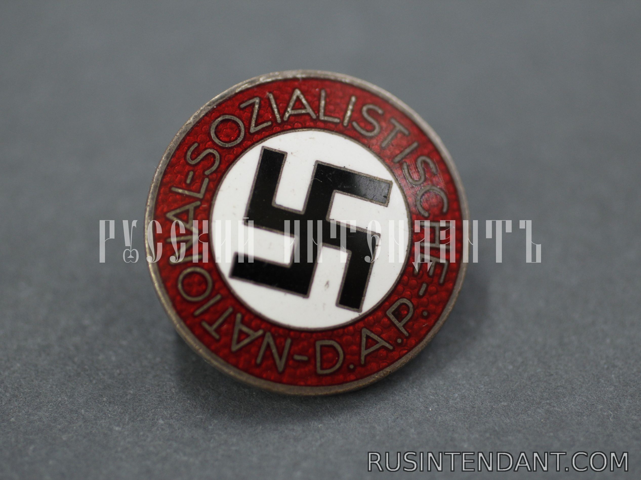 Фото 3: Членский знак NSDAP 