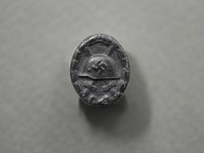 Миниатюрный знак «За ранение» черный