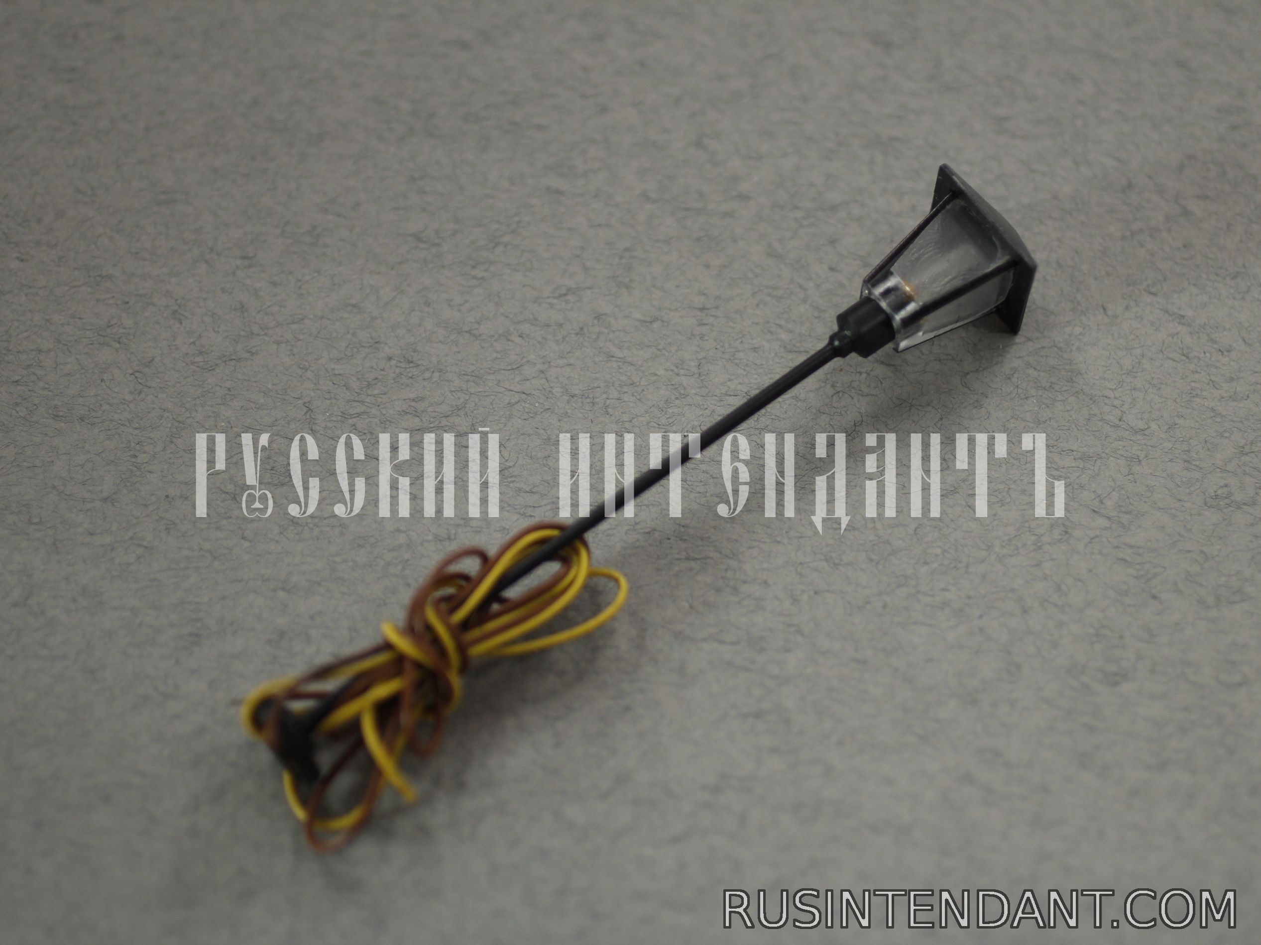 Фото 2: Фонарь PIKO 