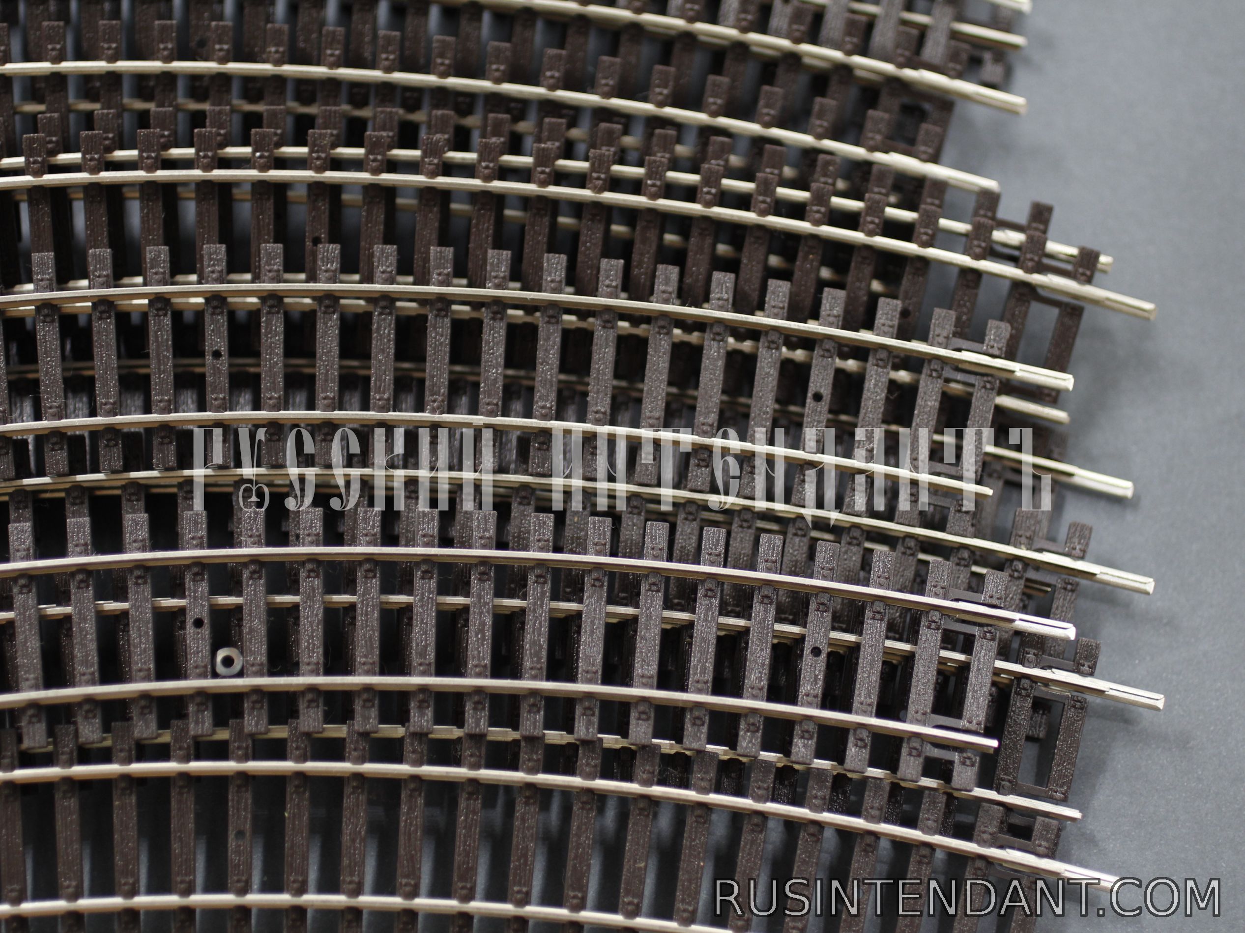 Фото 2: Радиусные рельсы PIKO 