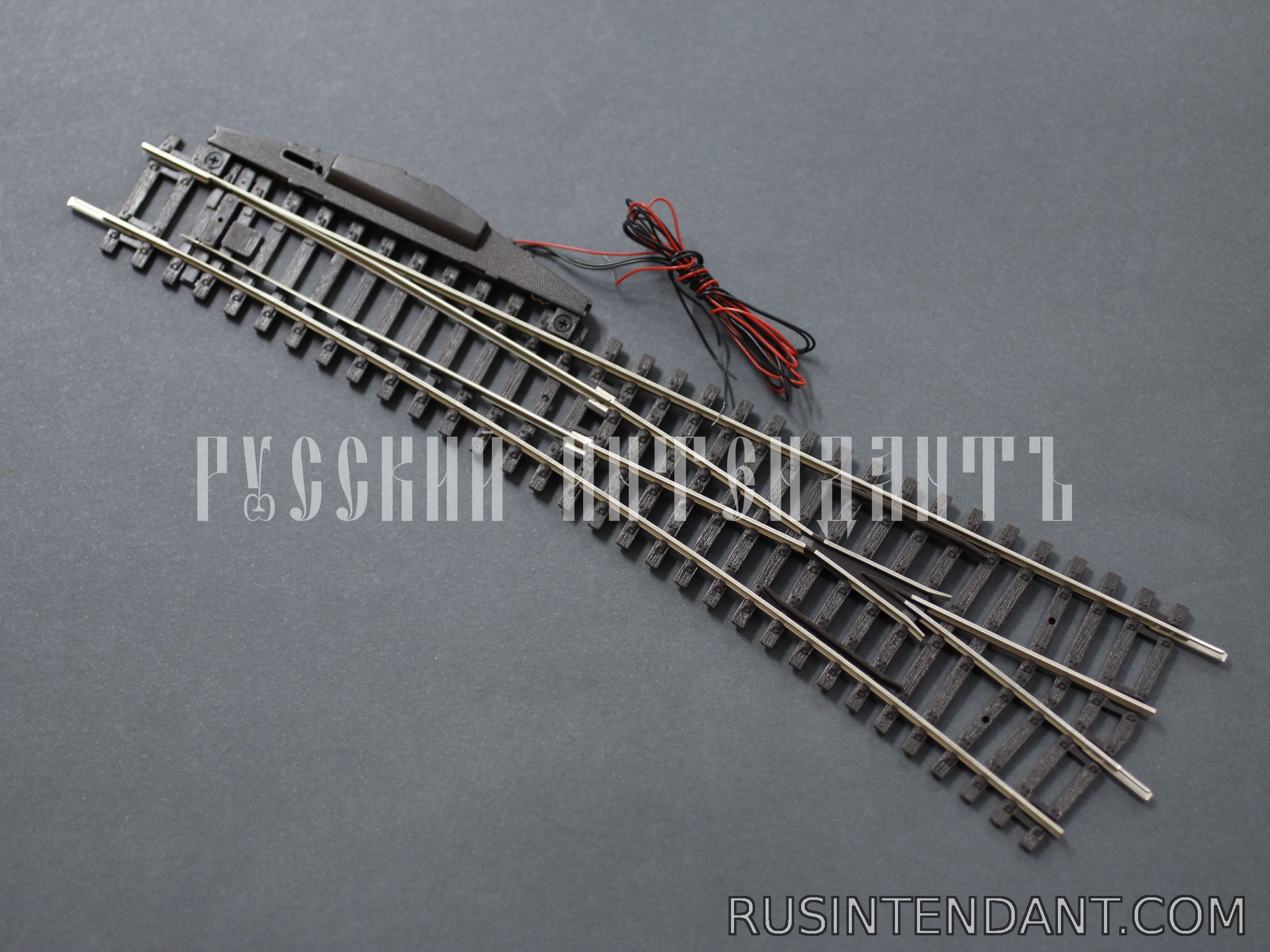 Фото 1: Радиусная железнодорожная стрелка PIKO 