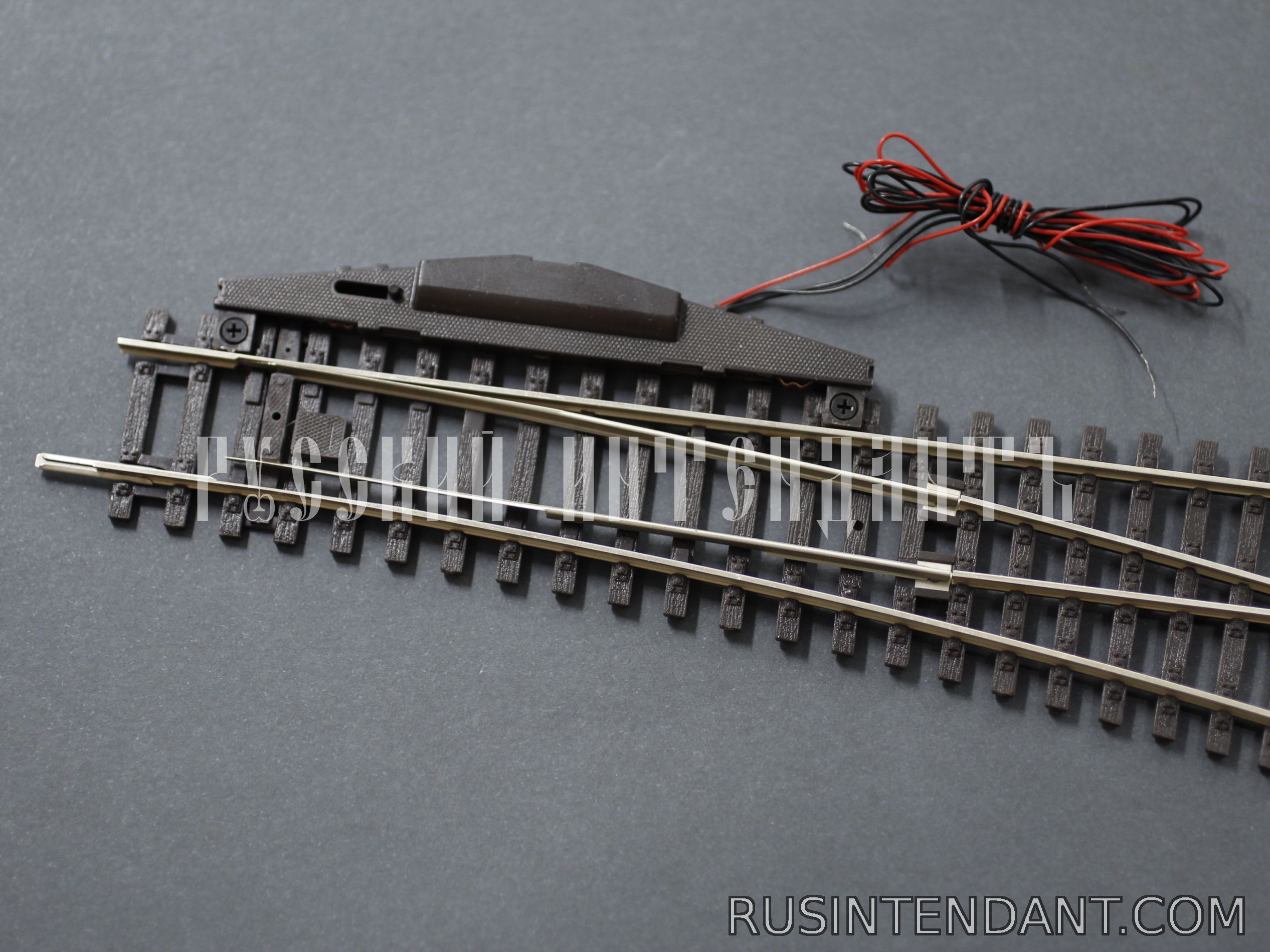 Фото 2: Радиусная железнодорожная стрелка PIKO 