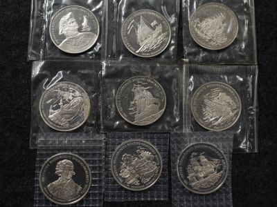 Медали в честь 300-летия Российского Флота