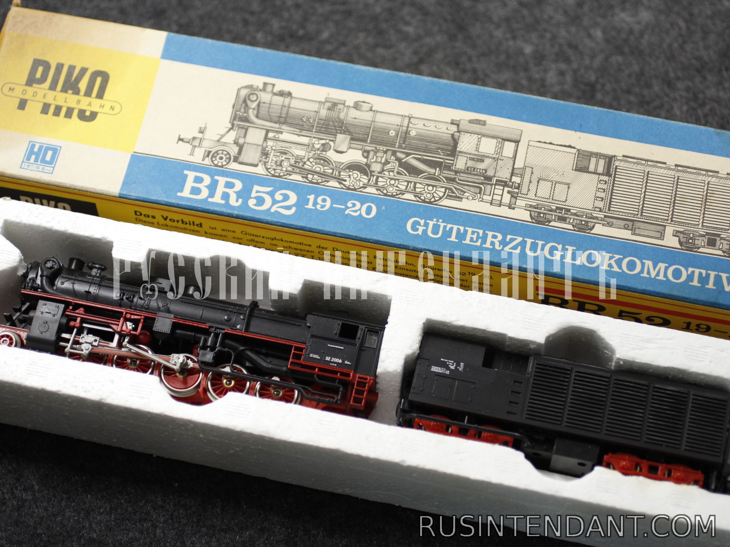 Фото 1: Товарный поезд локомотив BR52 19-20 PIKO 
