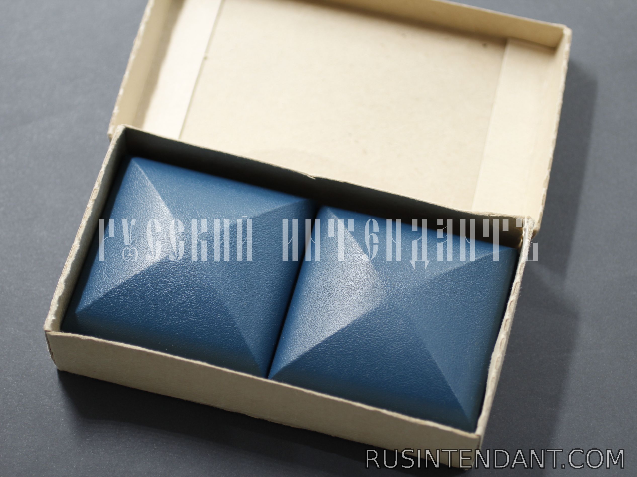 Фото 2: Комплект настольных медалей Советского комитета «Мир океанам» 