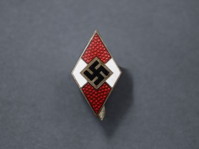 Эмблема на головной убор HJ