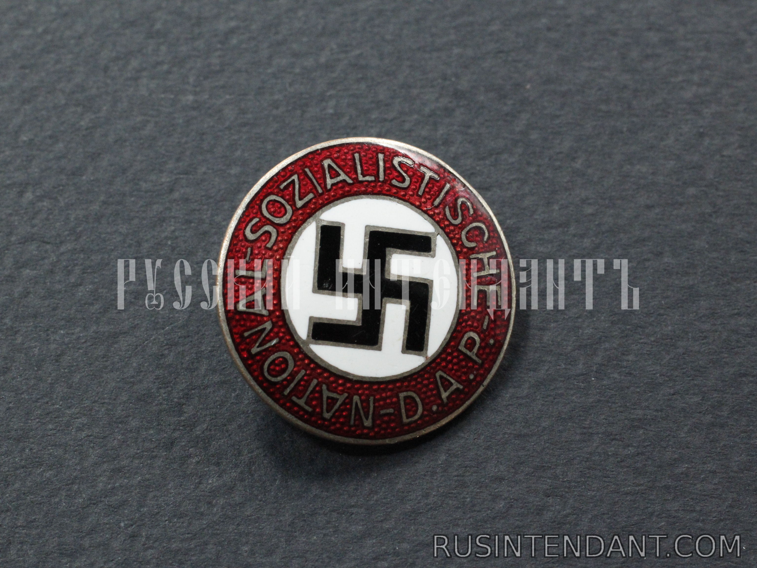 Фото 3: Членский знак NSDAP 