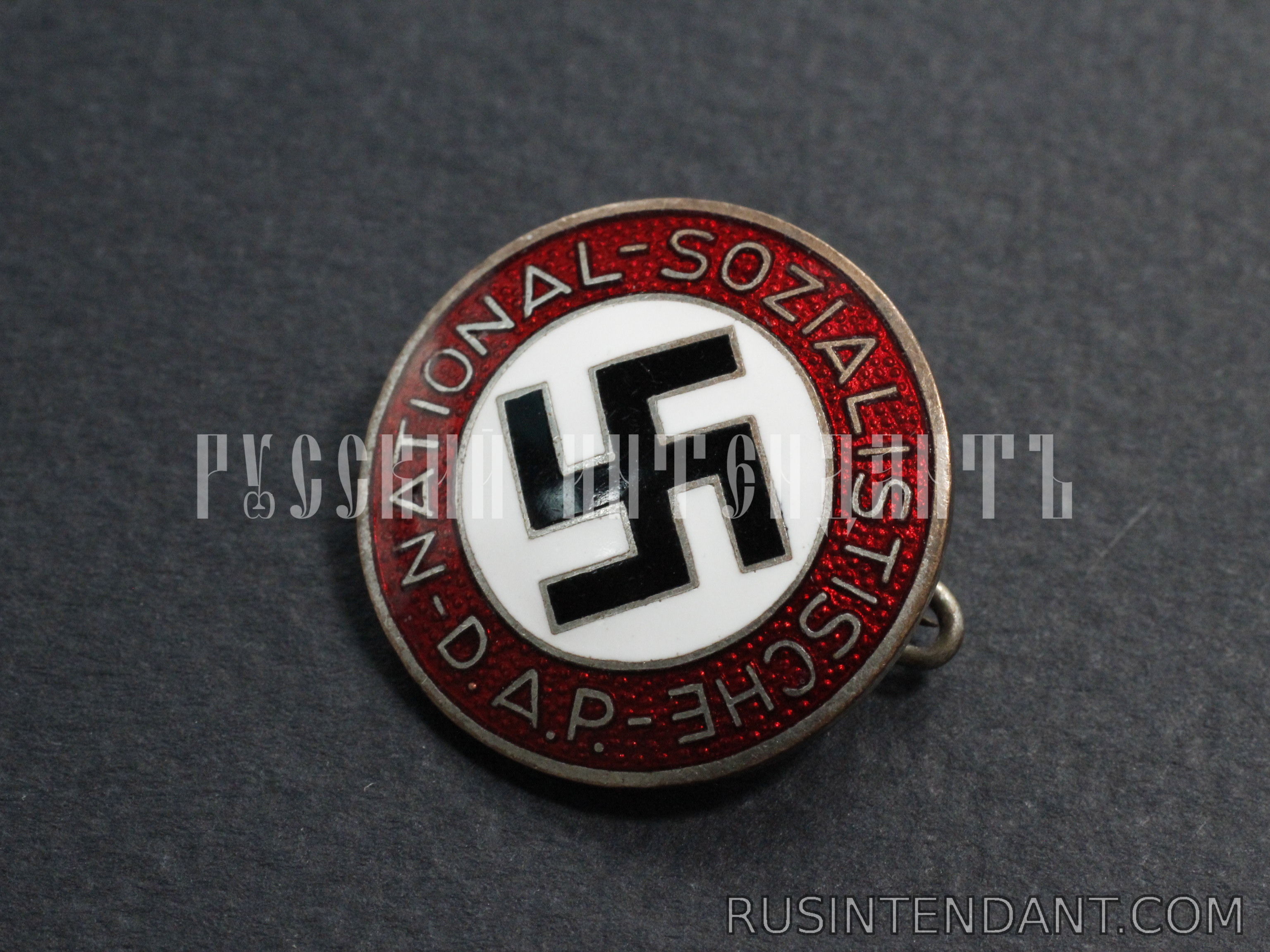 Фото 3: Членский знак NSDAP 