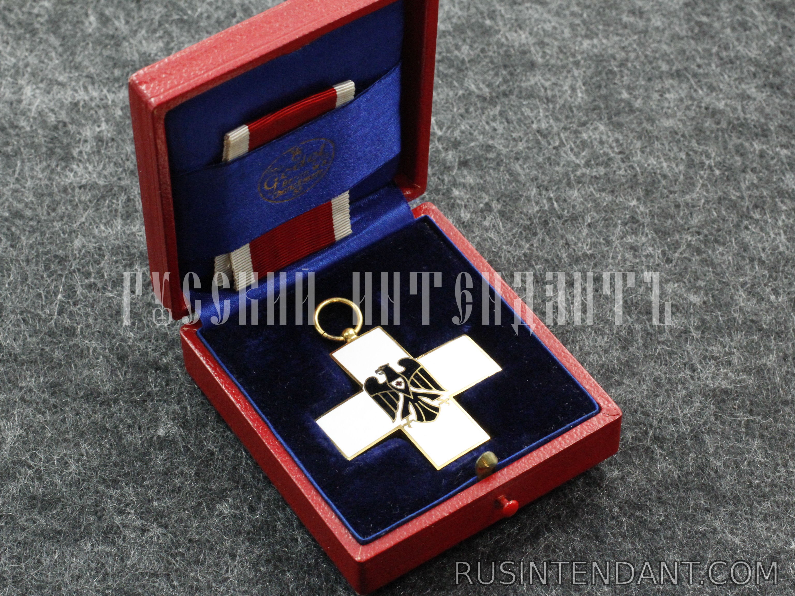 Фото 1: Почетный знак Германского Красного Креста 