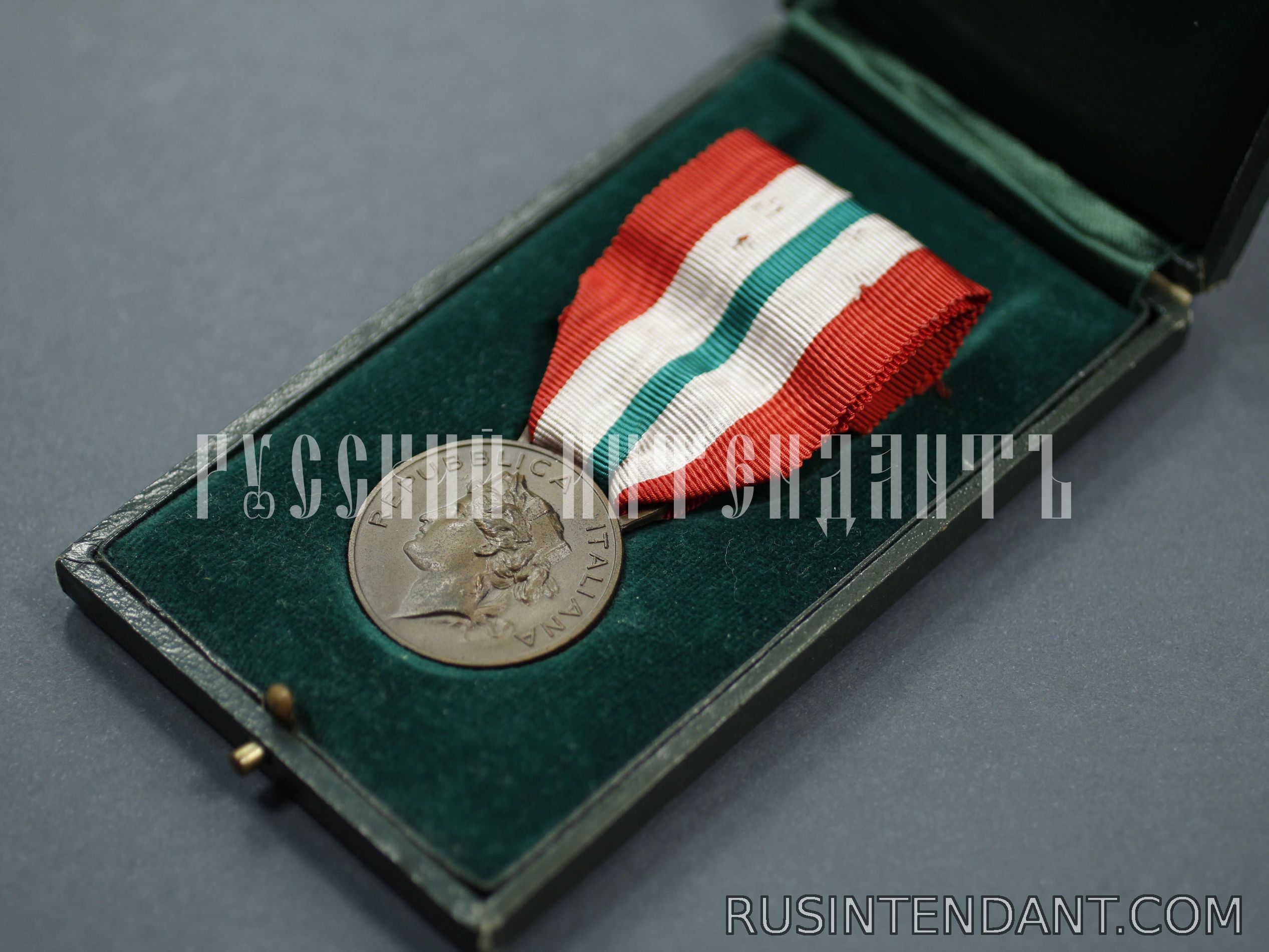 Фото 4: Итальянская медаль 